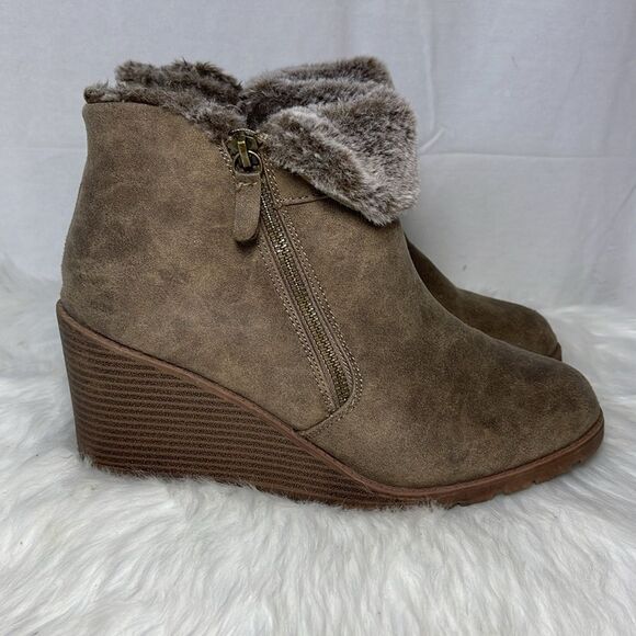 Lane Bryant Taupe Faux Leather Fur Trim Wedge Ankle Booties Sz 11 WIDE W… - Picture 5 of 7